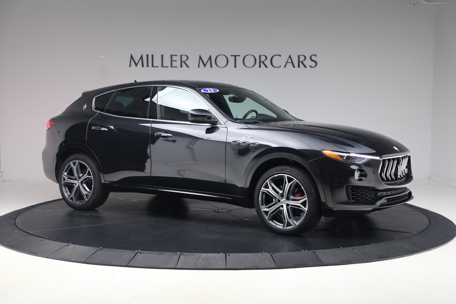 Certified 2023 Maserati Levante GT AWD/4WD image 11