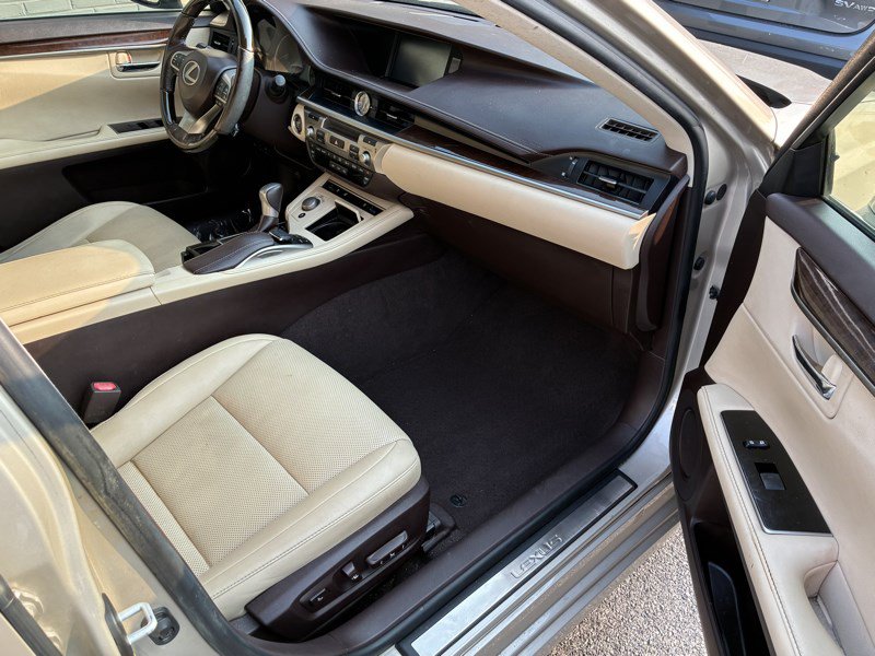 Used 2017 Lexus ES 350 w/ Navigation System Package FWD image 19