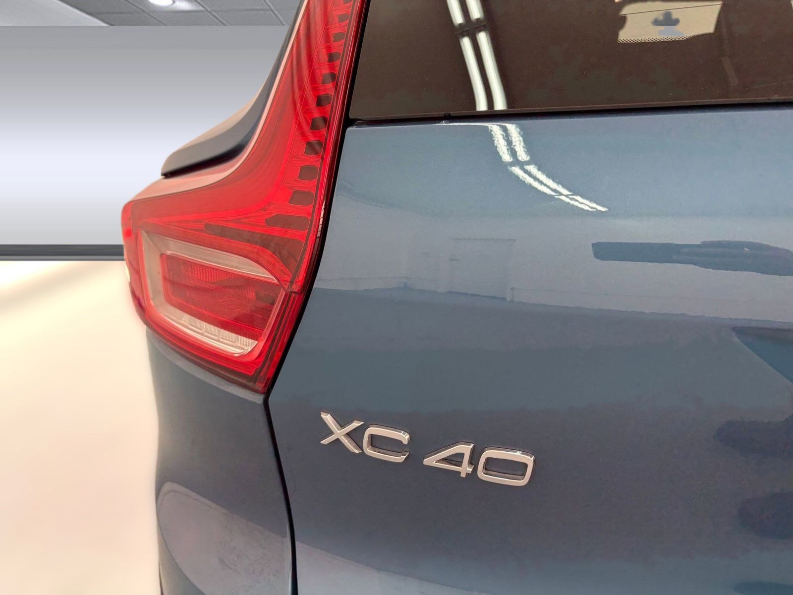 Used 2024 Volvo XC40 Recharge Ultimate w/ Protection Package Premier image 19