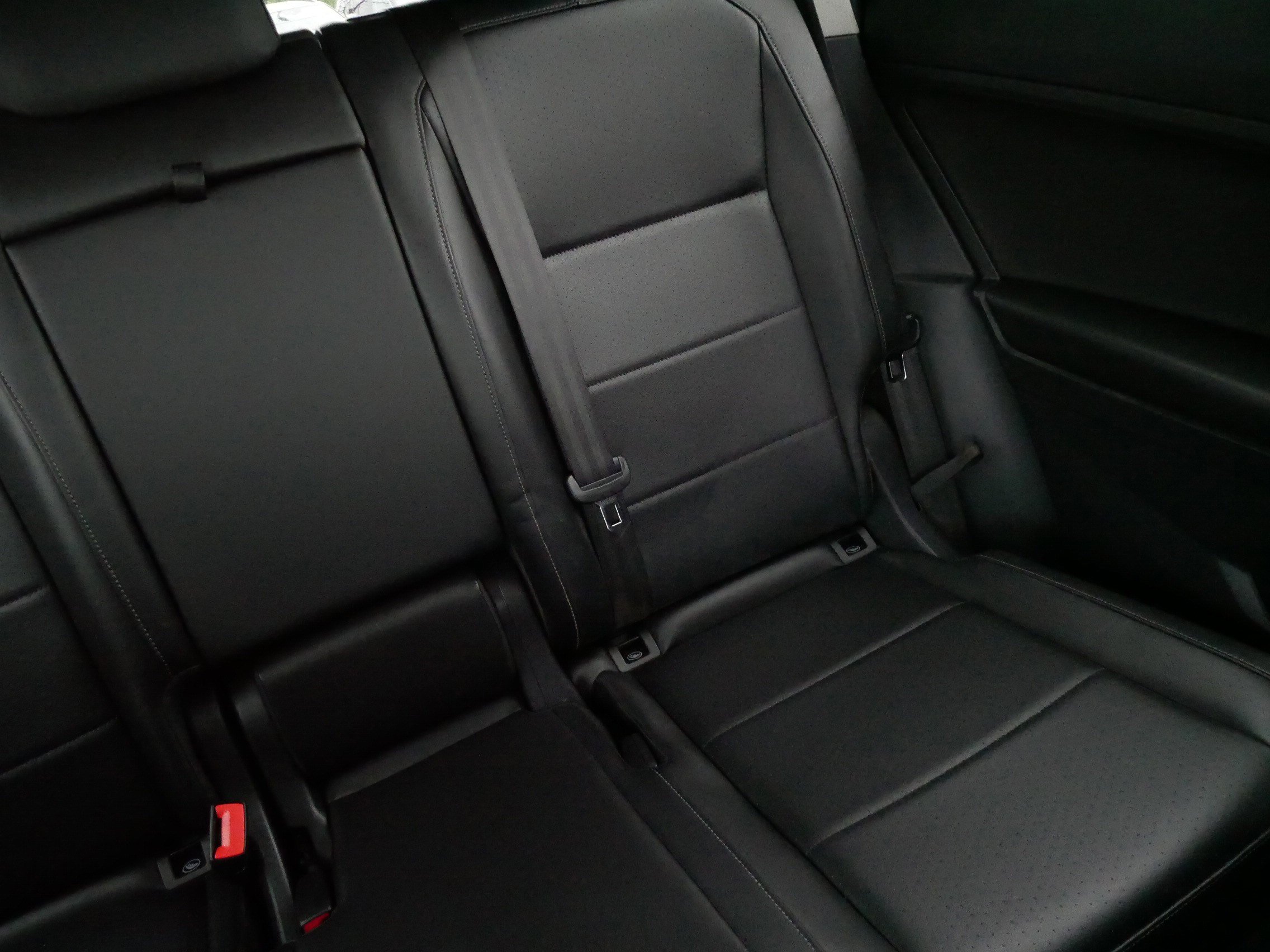 Certified 2020 Volkswagen Tiguan SE w/ Panoramic Sunroof Package image 14