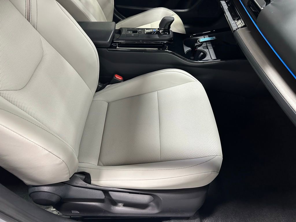 Used 2025 Toyota Prius XLE image 59