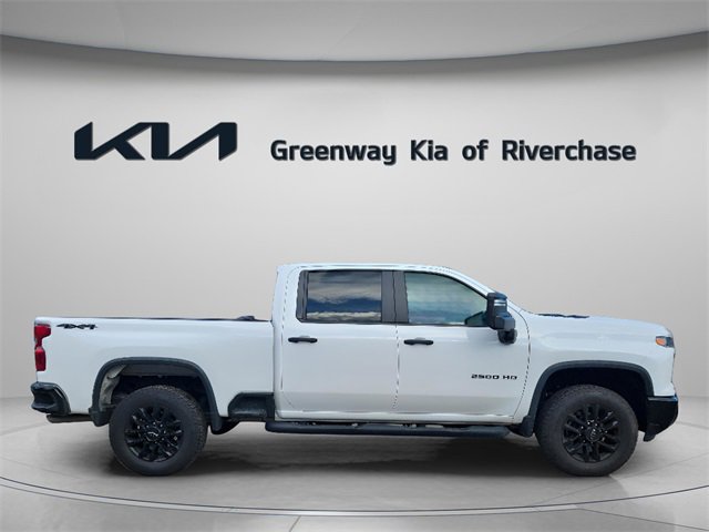 Used 2025 Chevrolet Silverado 2500 Custom w/ Custom Convenience Package image 7