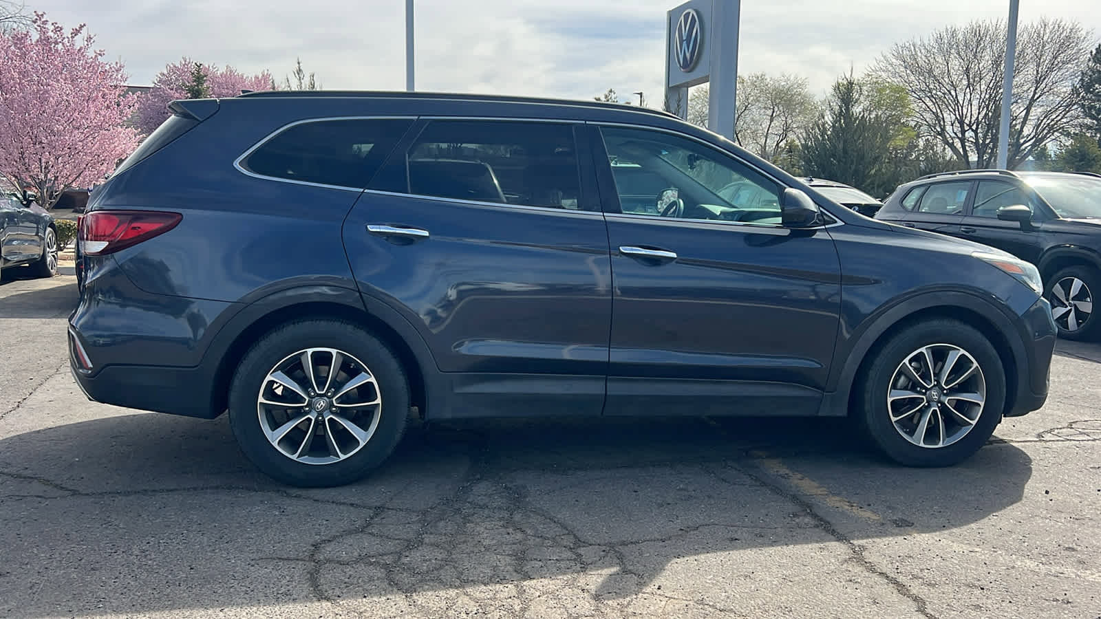 Used 2017 Hyundai Santa Fe SE image 4