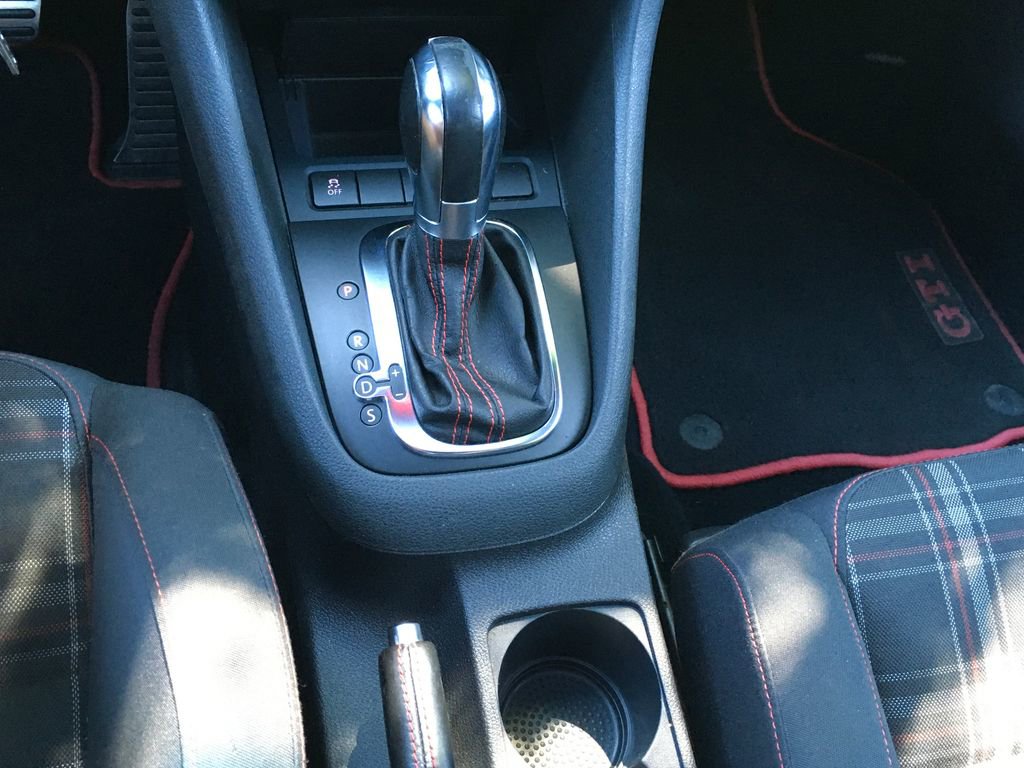Used 2012 Volkswagen Golf 4-Door FWD image 17