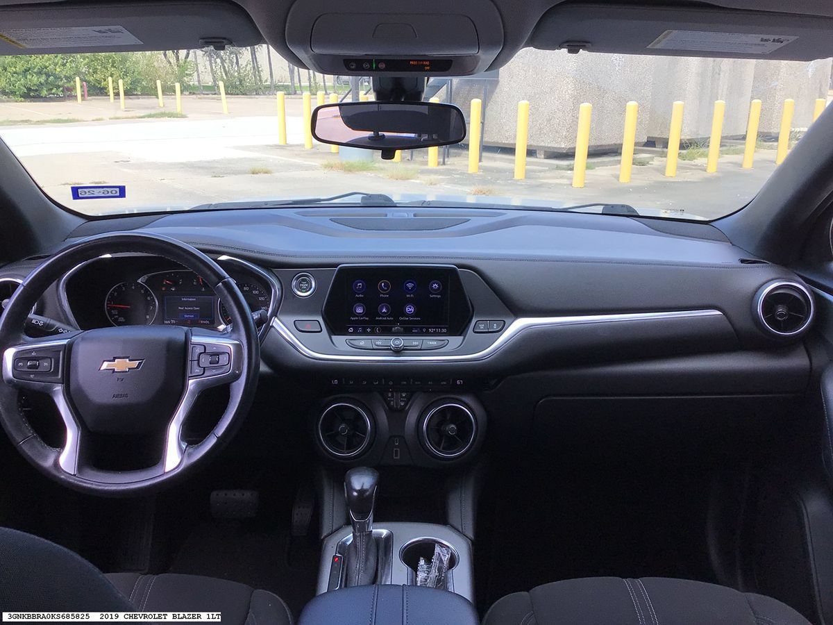 Used 2019 Chevrolet Blazer LT FWD image 12