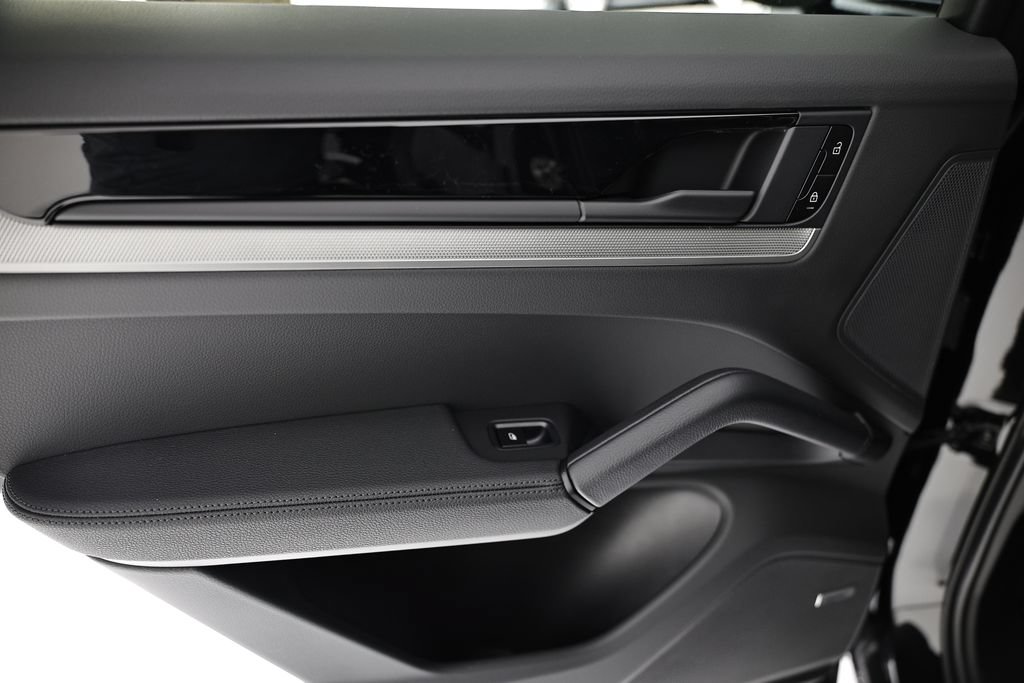 New 2026 Porsche Cayenne Coupe AWD/4WD image 23