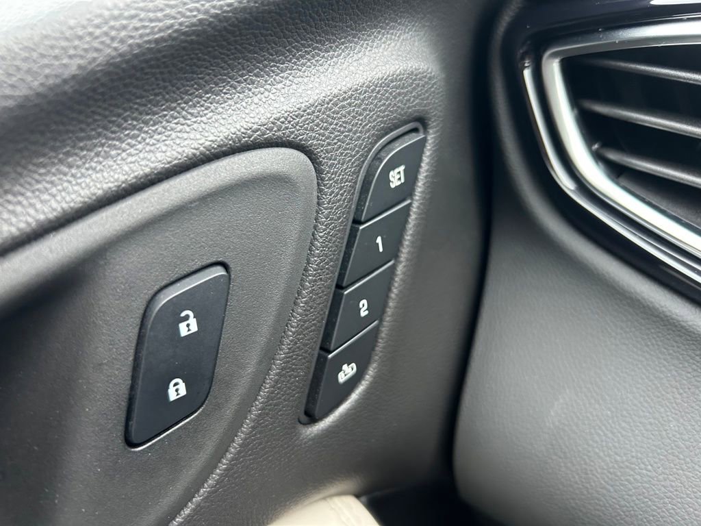 Used 2023 Buick Encore GX Essence w/ Experience Buick Package image 17