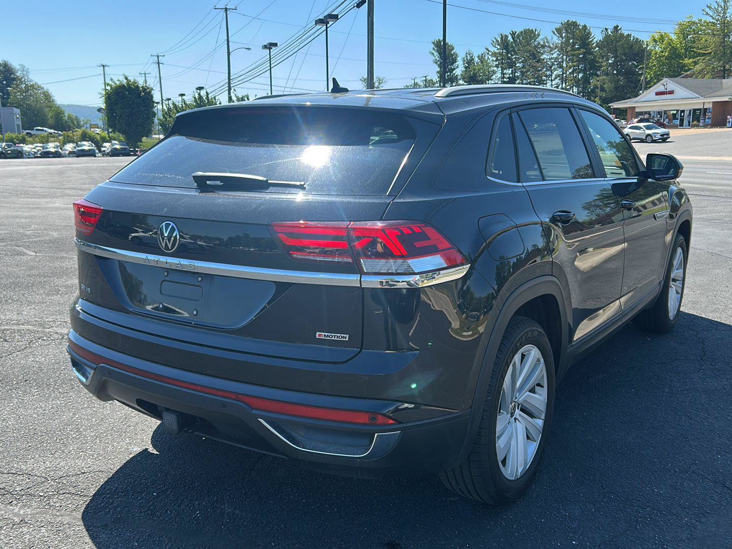 Used 2022 Volkswagen Atlas Cross Sport SE AWD/4WD image 8
