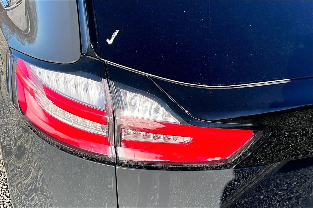 Used 2021 Ford Edge SEL image 25