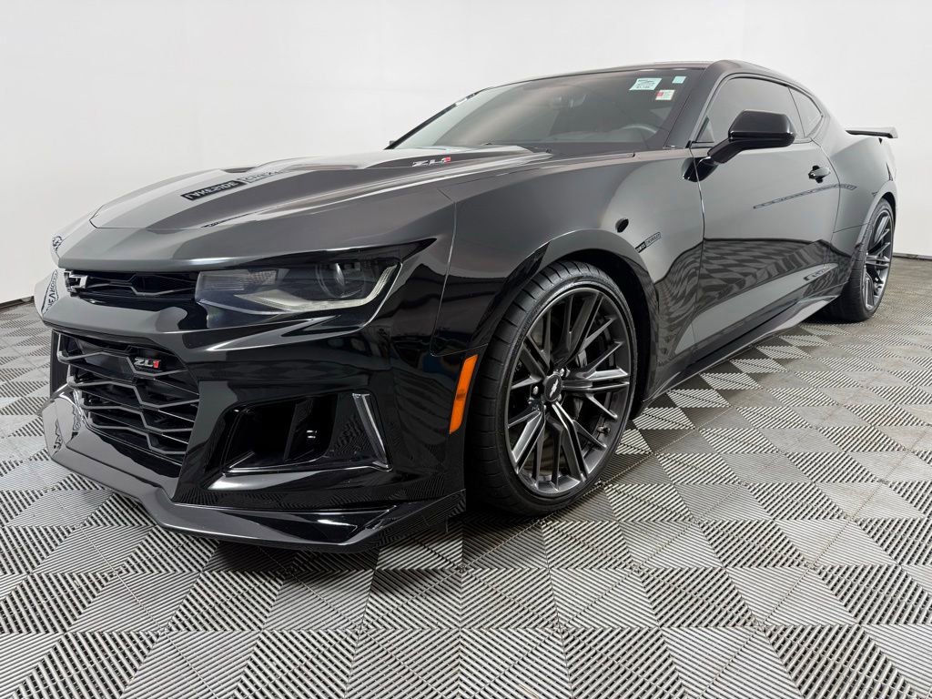Used 2019 Chevrolet Camaro ZL1 RWD image 2