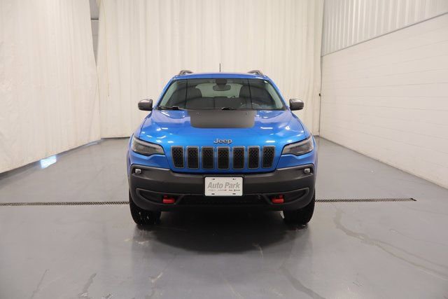 Used 2020 Jeep Cherokee Trailhawk image 3