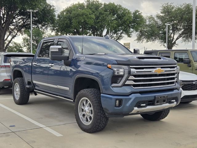 Used 2024 Chevrolet Silverado 2500 High Country w/ High Country Premium Package AWD/4WD image 1