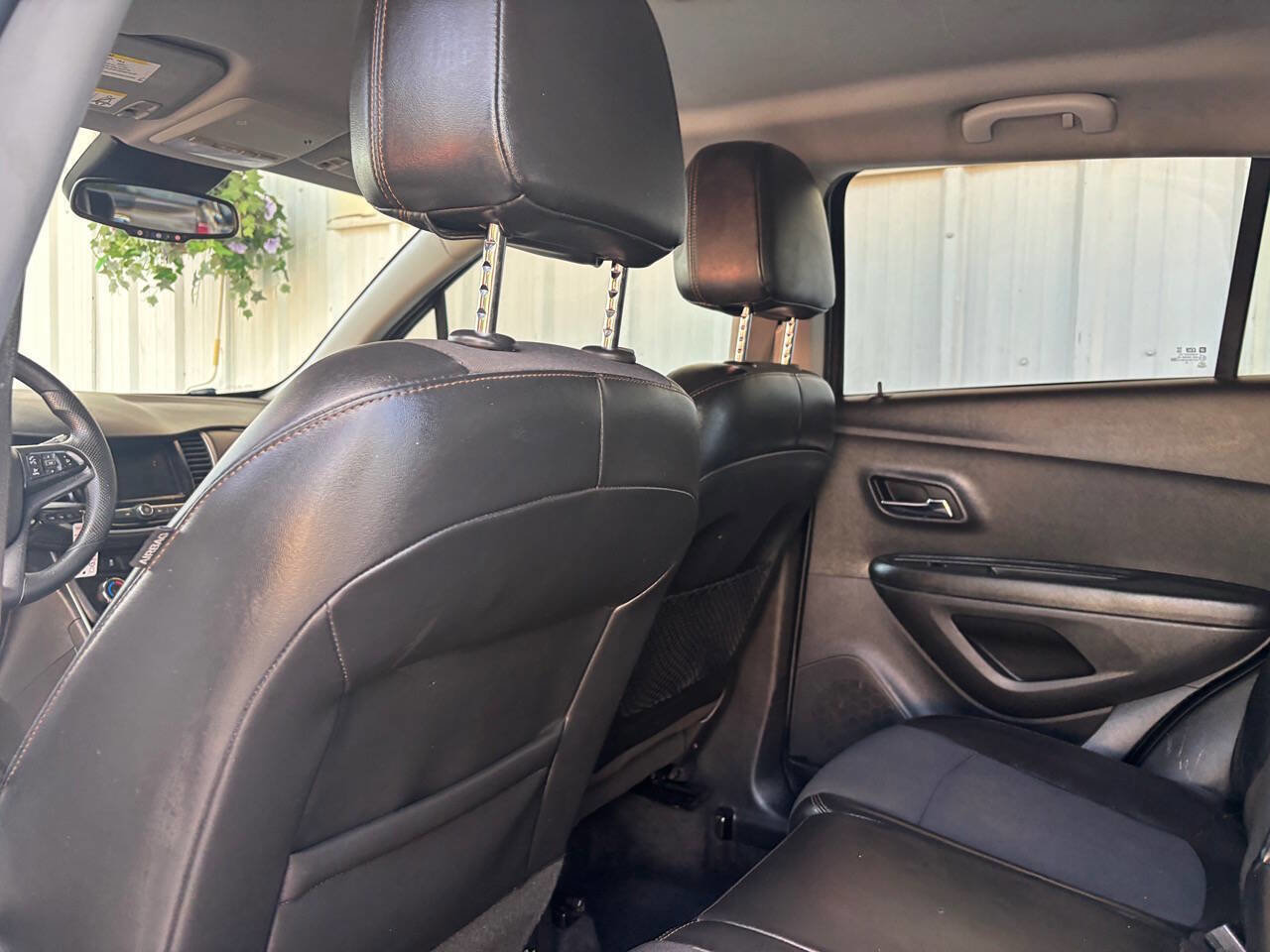 Used 2021 Chevrolet Trax LT image 12