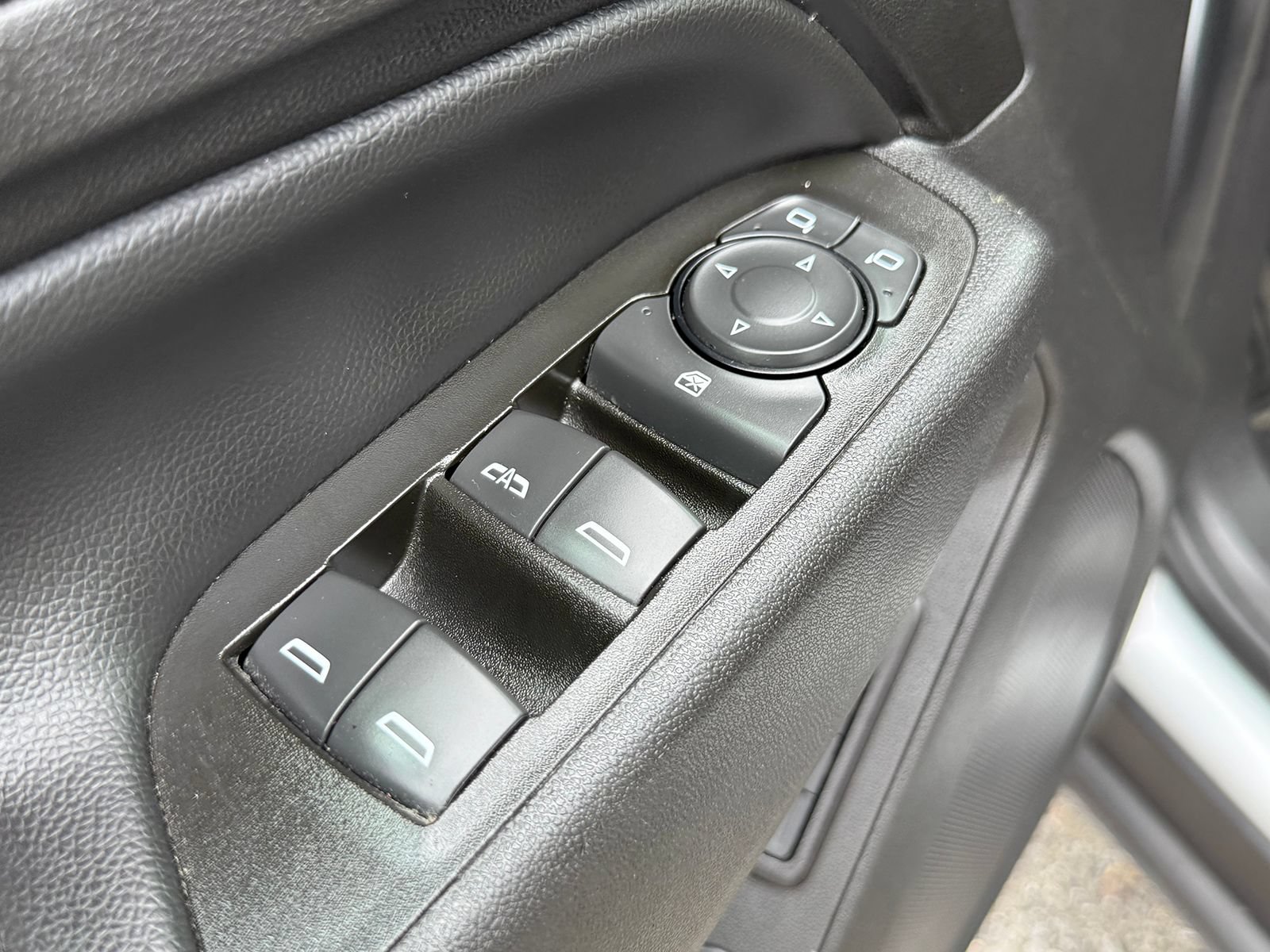 Certified 2020 Chevrolet Equinox Premier AWD/4WD image 16