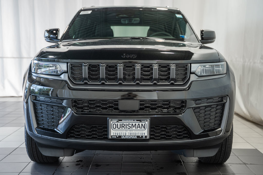 New 2026 Jeep Grand Cherokee Altitude AWD/4WD image 2