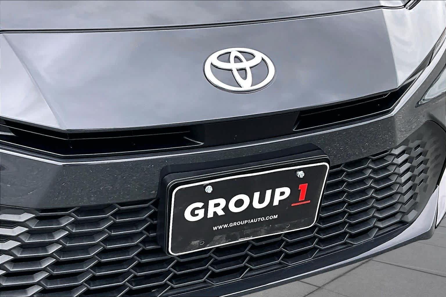 Used 2025 Toyota Camry SE w/ Convenience Package AWD/4WD image 30
