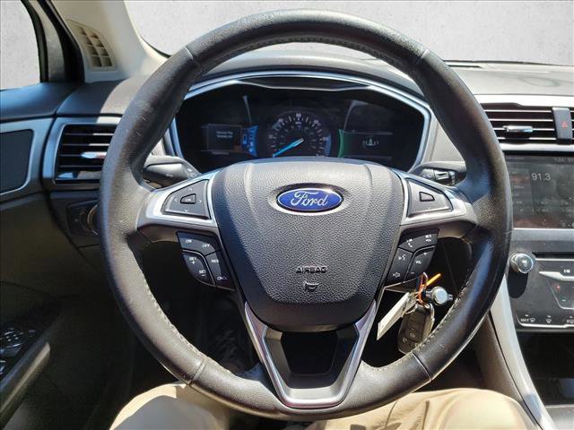 Used 2014 Ford Fusion SE FWD image 16