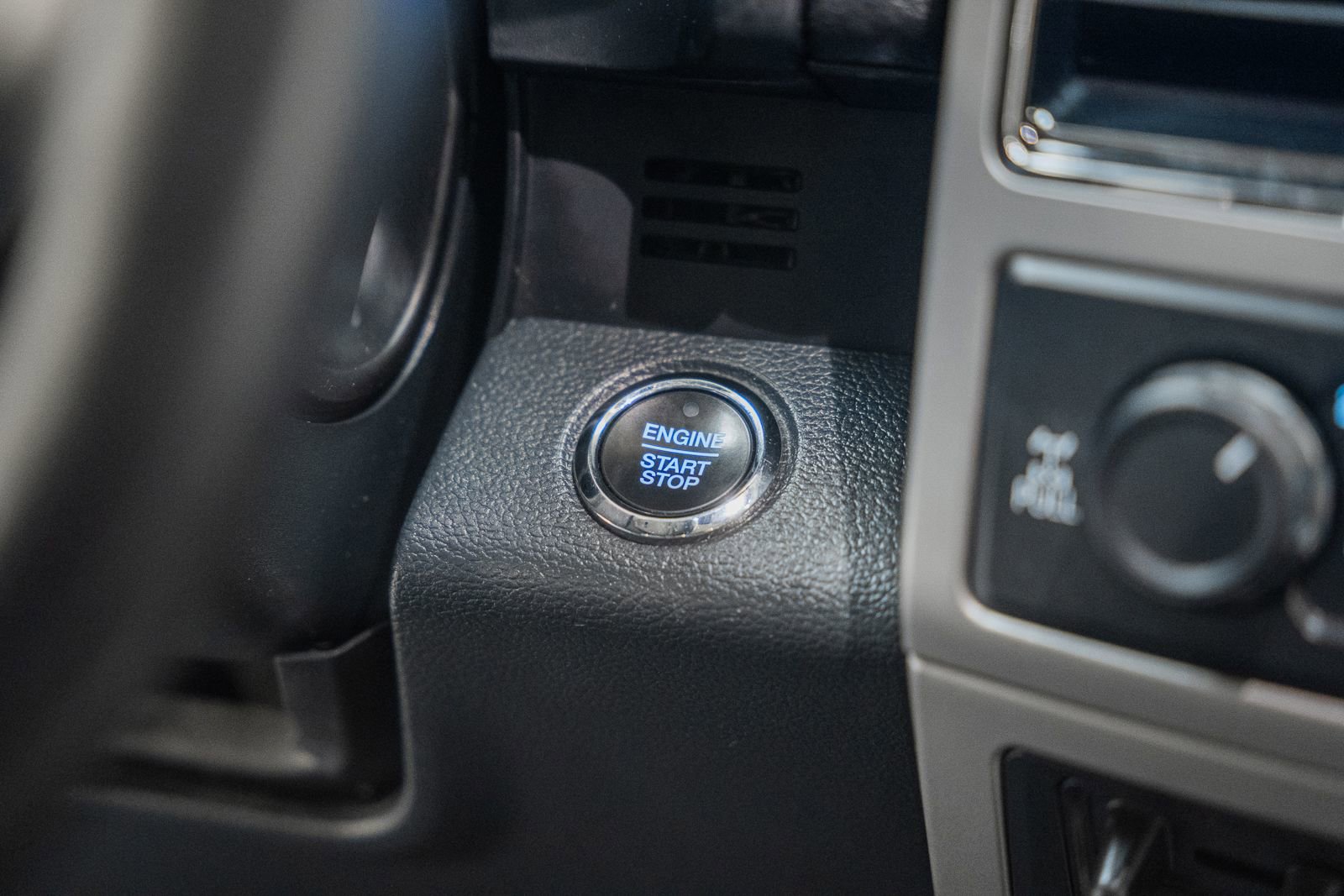 Used 2022 Ford F250 Lariat w/ Black Appearance Pkg image 36