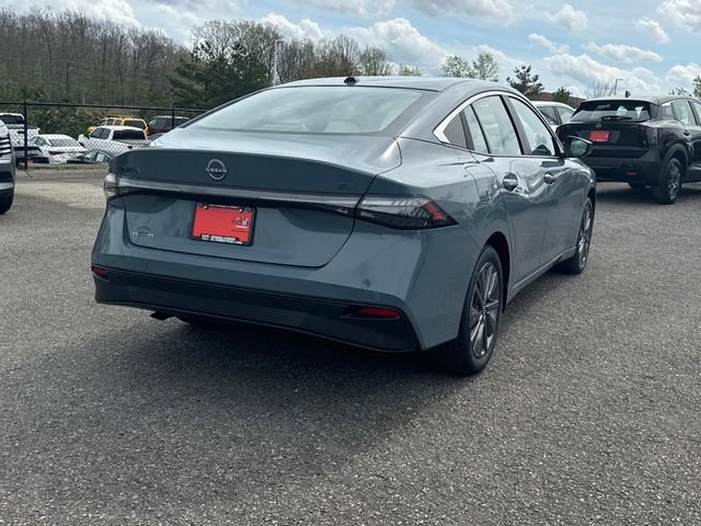 New 2026 Nissan Sentra SL w/ Floor Mat Package FWD image 4