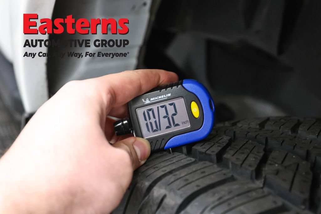 Used 2023 Nissan Frontier SV w/ Midnight Edition Package AWD/4WD image 23