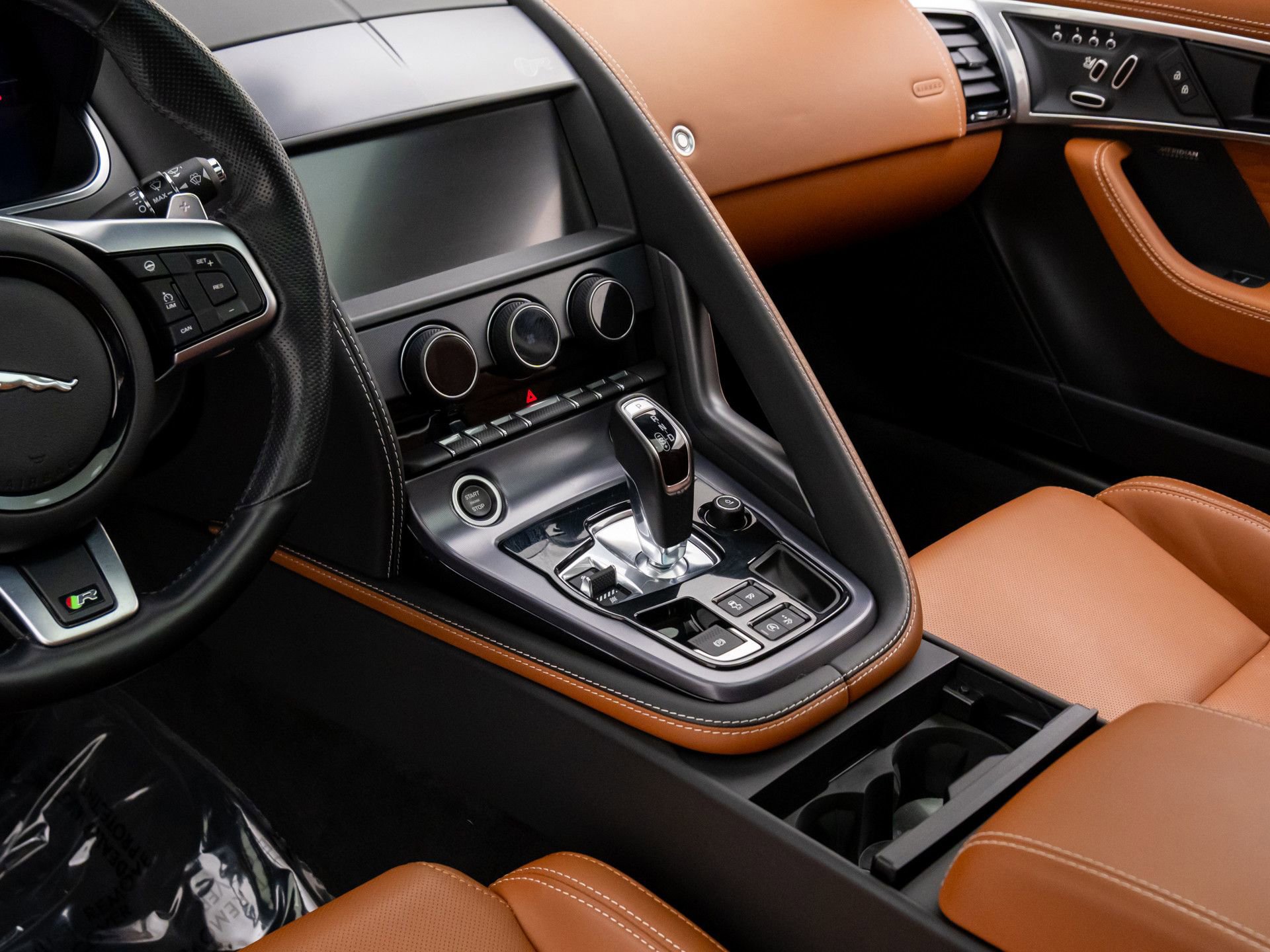 Used 2023 Jaguar F-TYPE R image 12