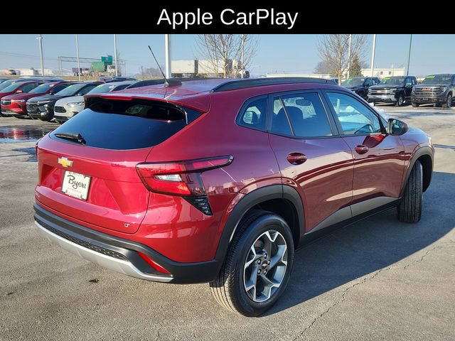 Used 2025 Chevrolet Trax LT w/ LT Convenience Package image 9