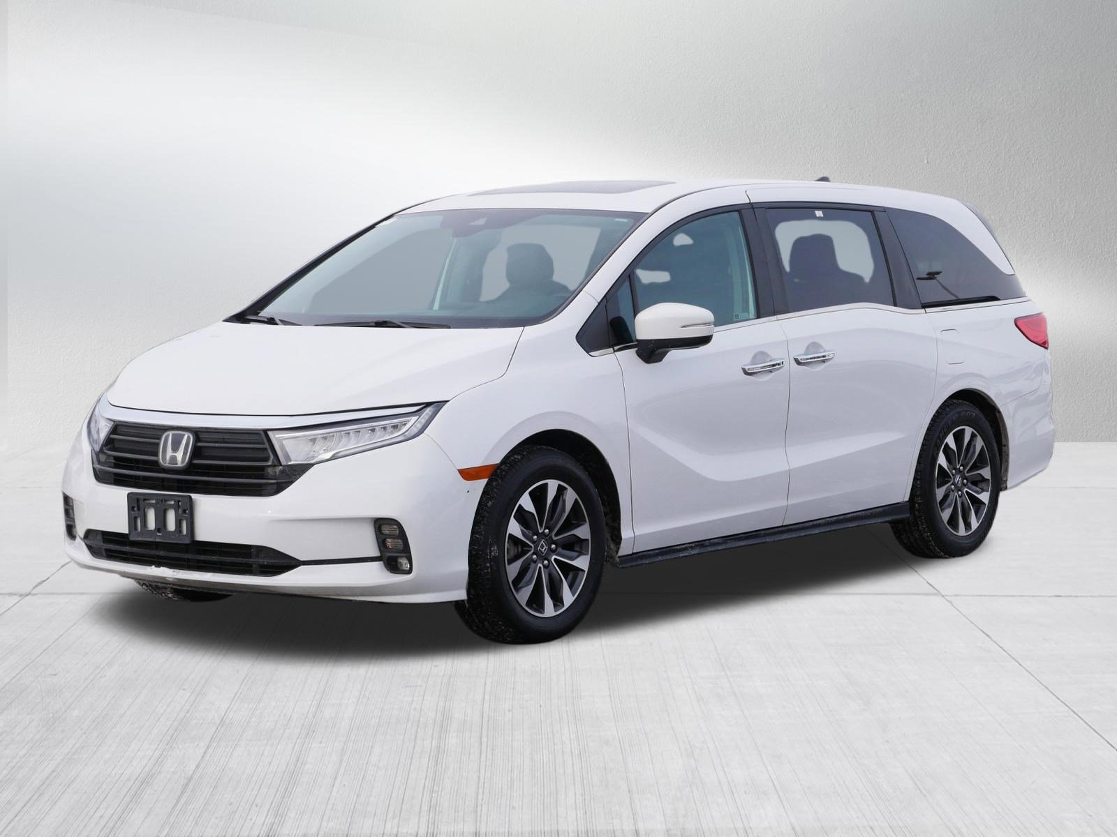 Used 2024 Honda Odyssey EX-L image 3