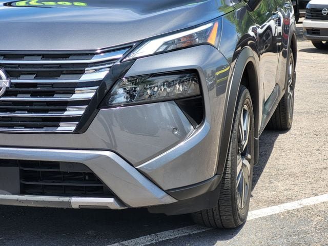 Certified 2025 Nissan Rogue SL AWD/4WD image 5