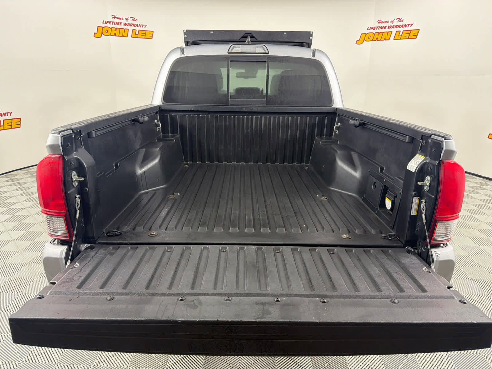 Used 2019 Toyota Tacoma TRD Sport image 5