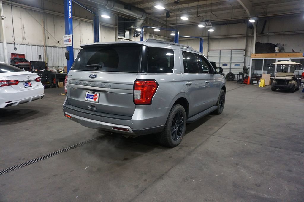 Used 2024 Ford Expedition XLT RWD image 23