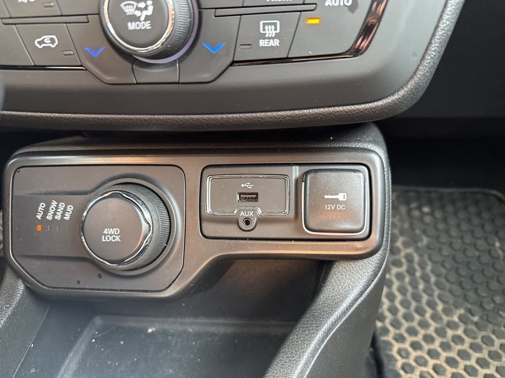 Used 2022 Jeep Renegade Limited image 29
