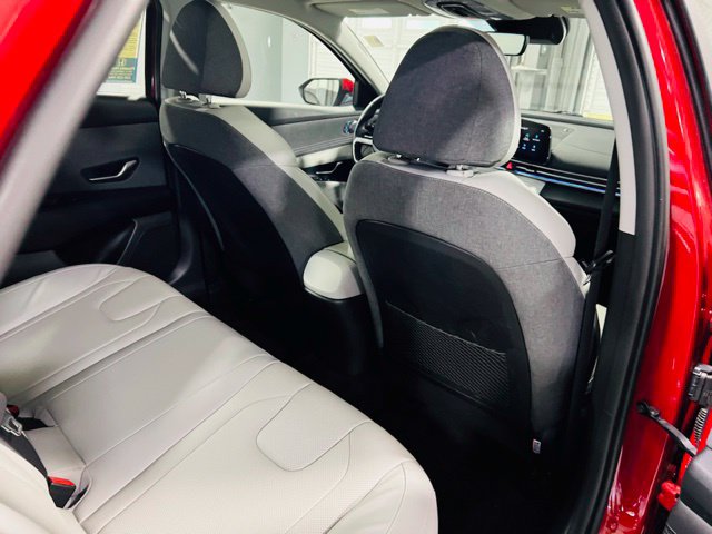 Used 2023 Hyundai Elantra Limited w/ Preferred Accessory Package FWD image 35