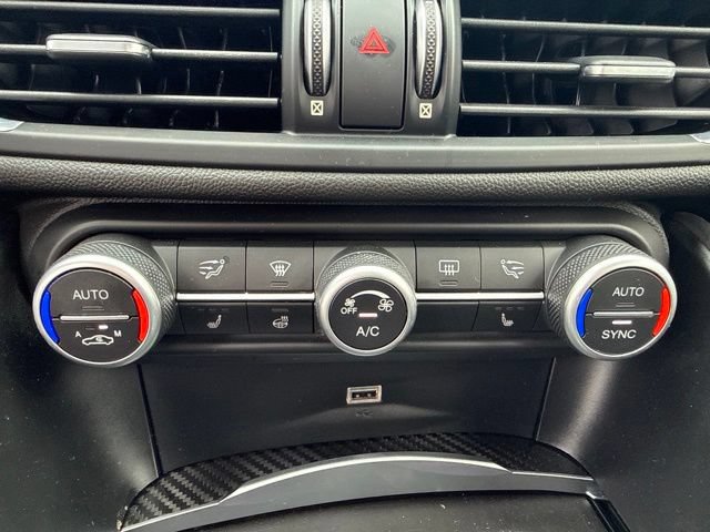 Used 2019 Alfa Romeo Giulia Quadrifoglio w/ Driver Assist Dynamic Package RWD image 11