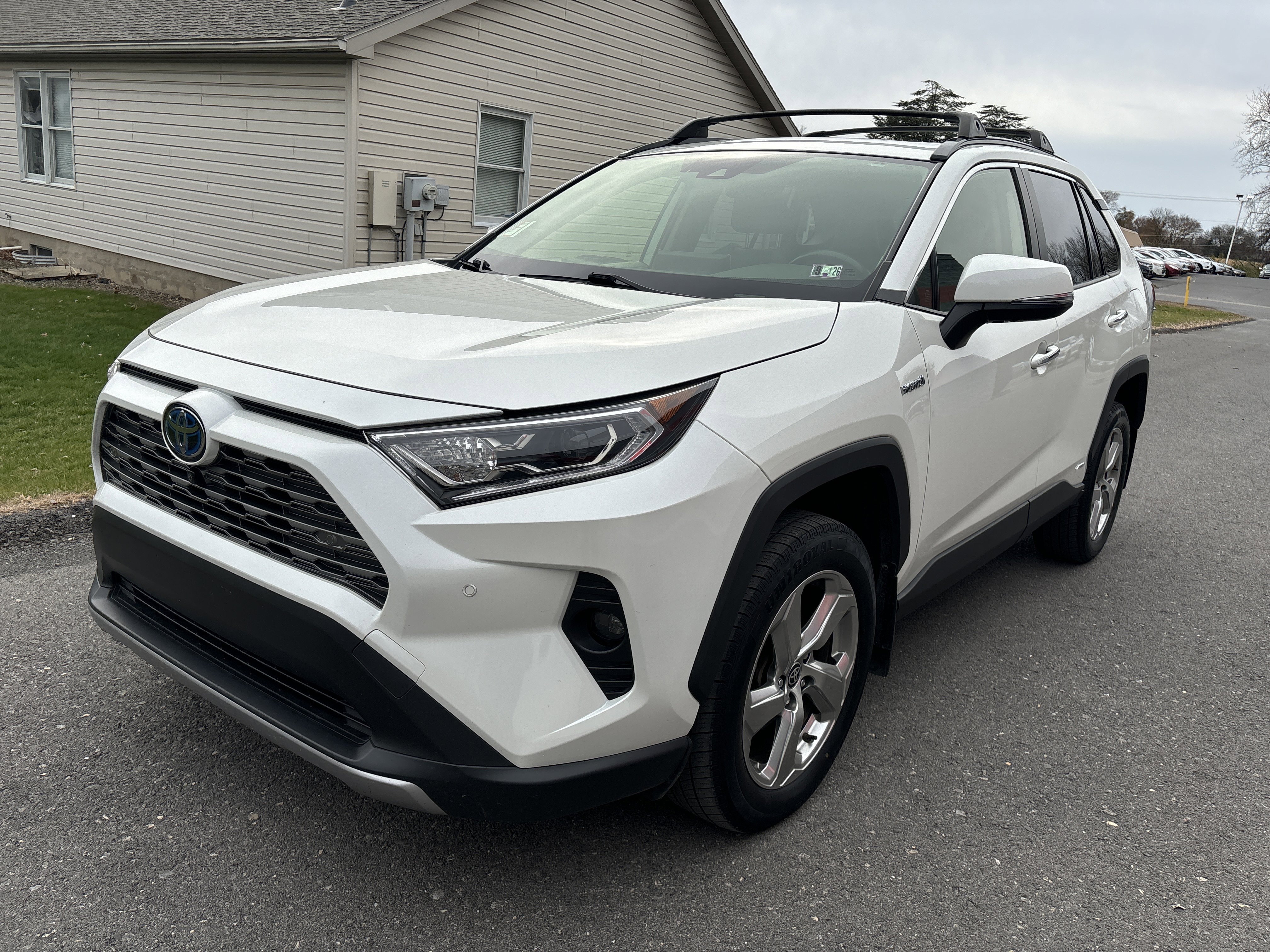 Used 2020 Toyota RAV4 Limited image 8