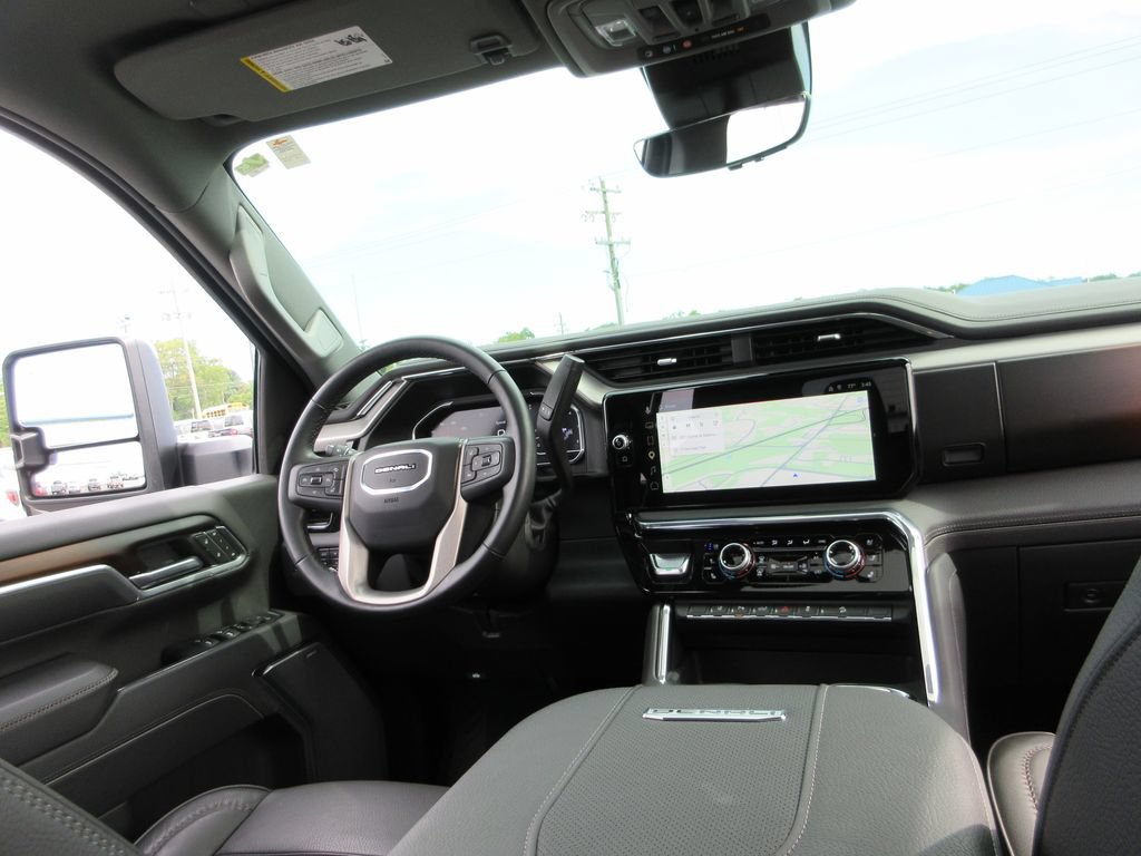 Used 2025 GMC Sierra 2500 Denali w/ Denali Reserve Package AWD/4WD image 31