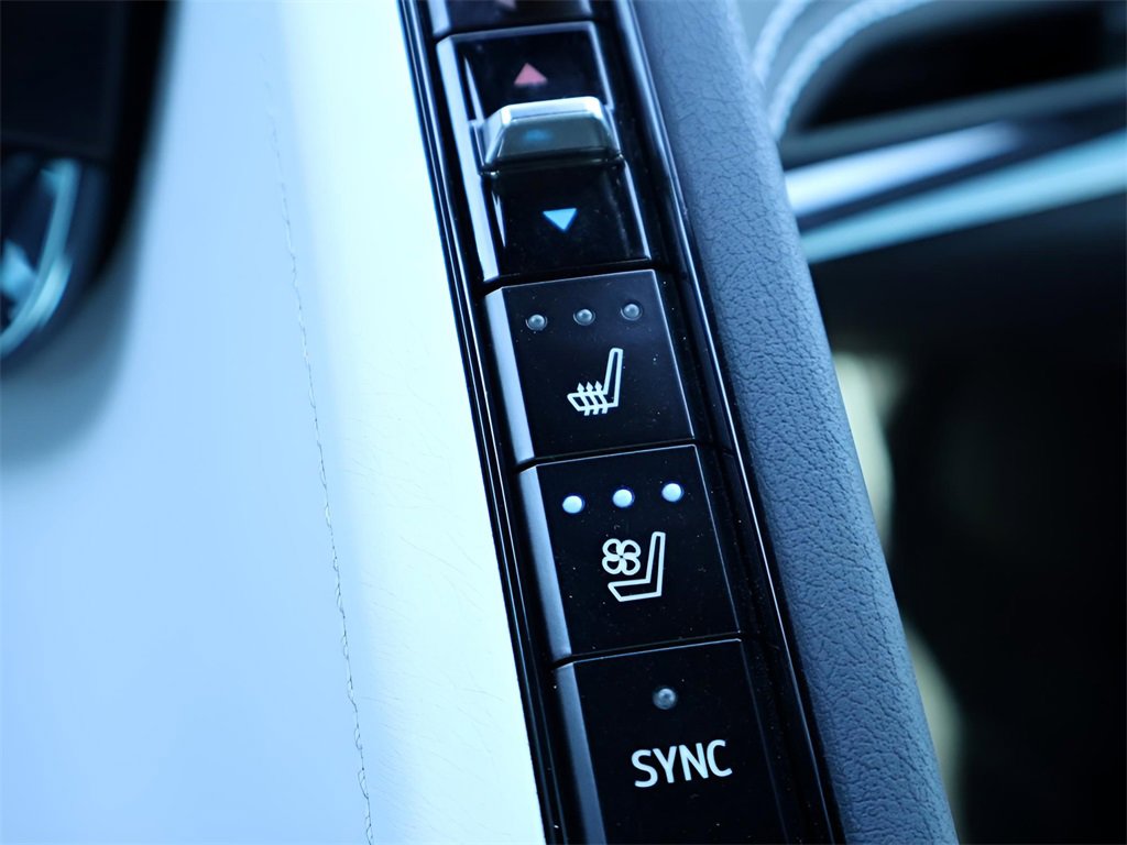 Used 2024 Chevrolet Corvette Z06 w/ Z07 Performance Package image 28