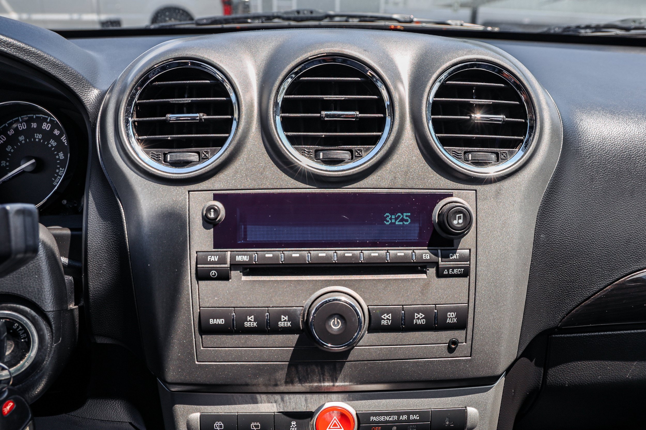 Used 2013 Chevrolet Captiva Sport LTZ FWD image 15