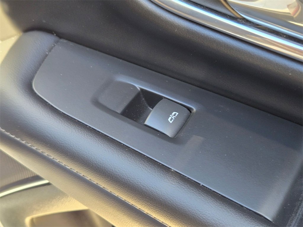 Used 2023 Chevrolet Suburban LS image 29