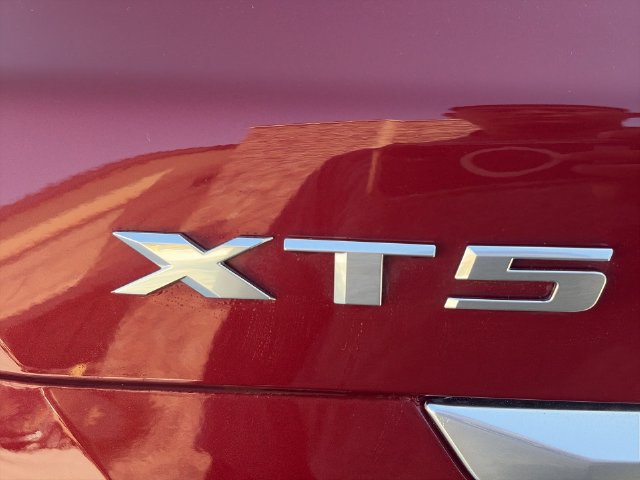 Used 2020 Cadillac XT5 Premium Luxury FWD image 33