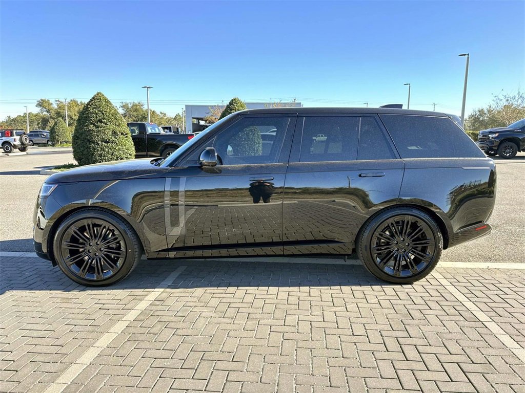 New 2026 Land Rover Range Rover SE image 2