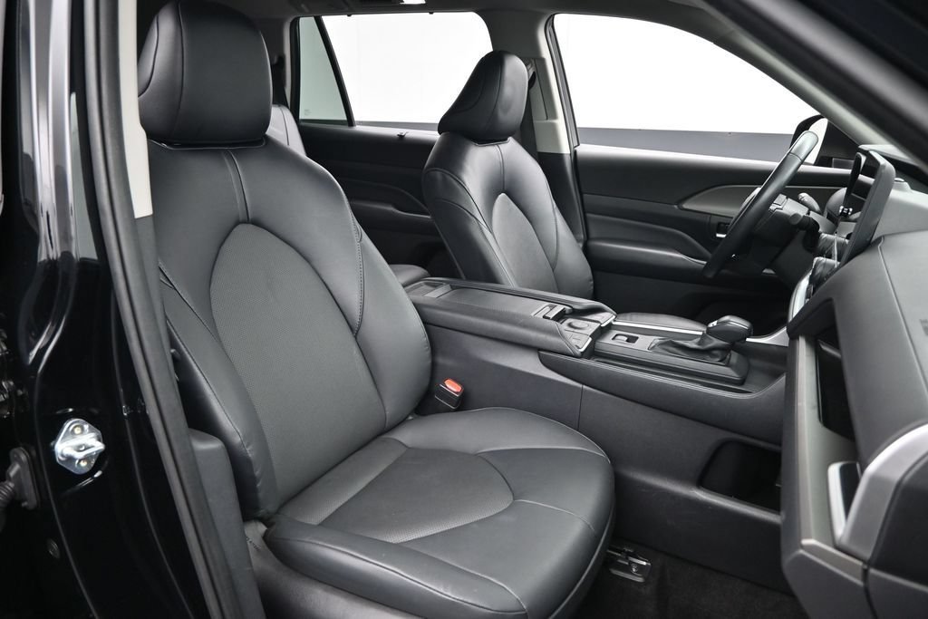 Used 2024 Toyota Grand Highlander AWD image 26