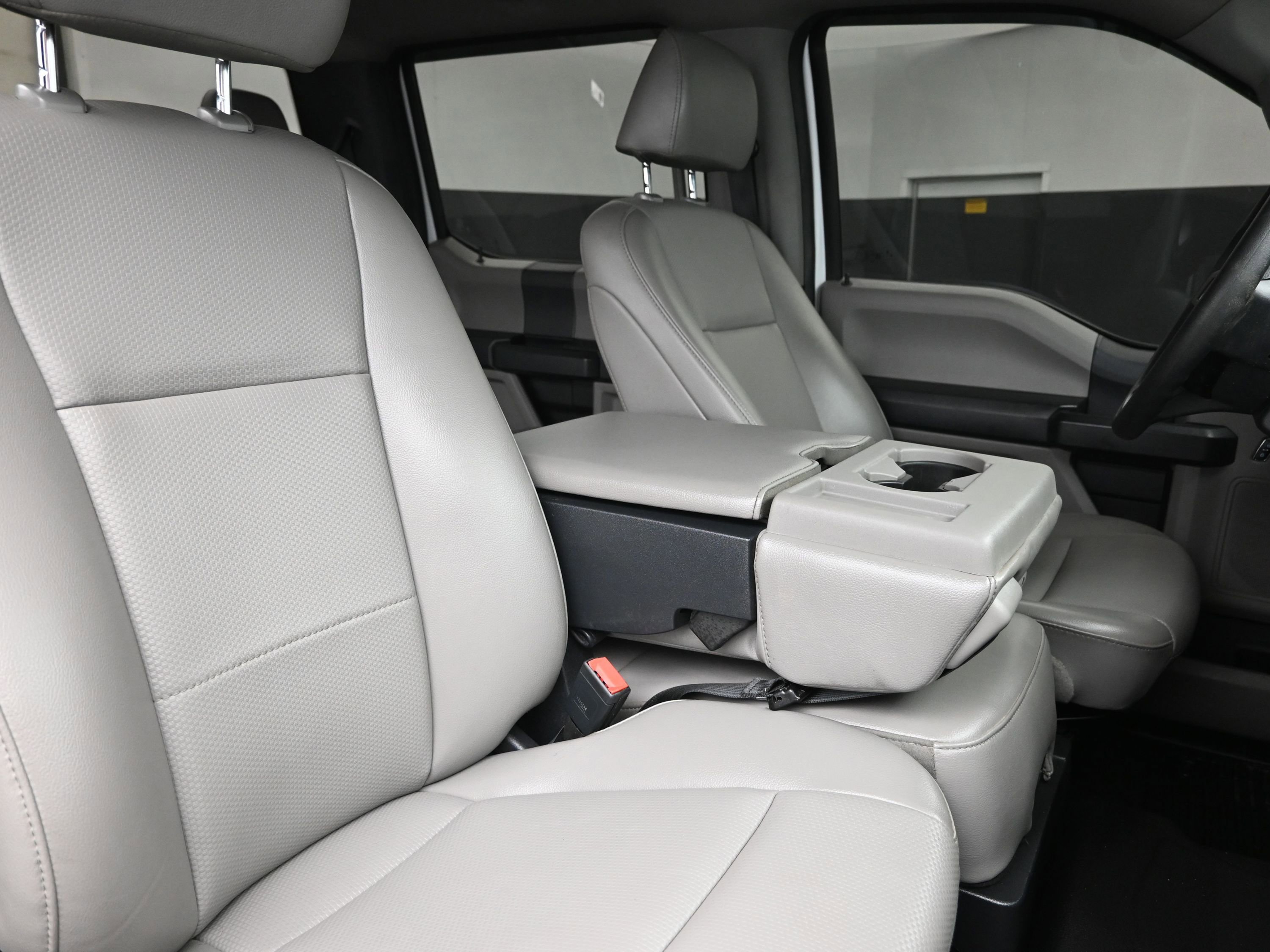 Used 2022 Ford F250 XL w/ Power Equipment Group image 27