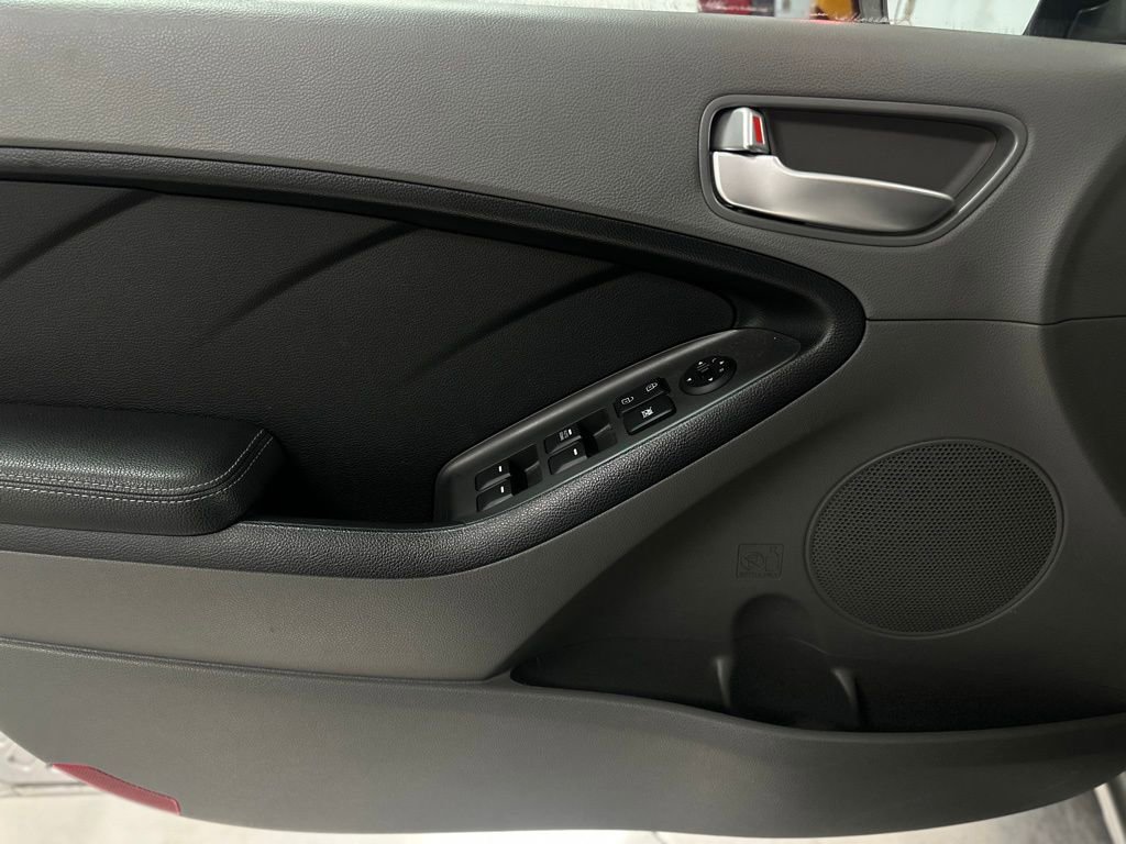 Used 2017 Kia Forte LX image 14