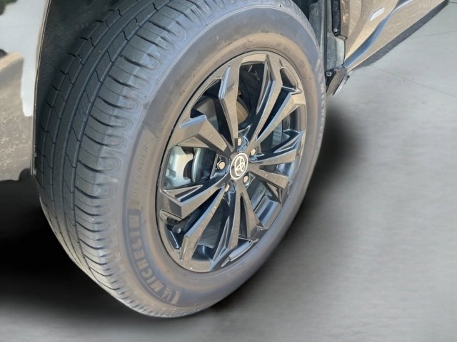 Used 2022 Toyota RAV4 SE image 12