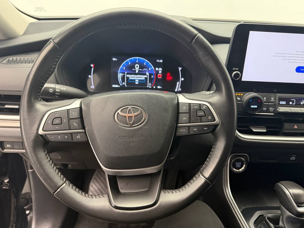 Used 2025 Toyota Grand Highlander AWD image 23