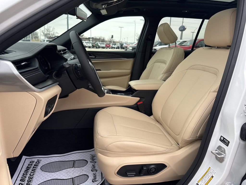 New 2026 Jeep Grand Cherokee Limited AWD/4WD image 4
