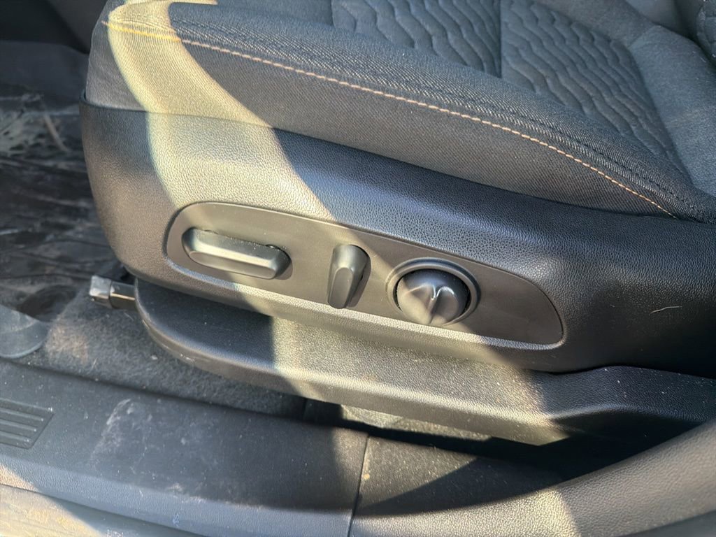 Used 2019 Chevrolet Equinox LT image 13