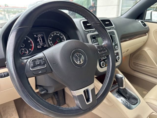 Used 2012 Volkswagen Eos Lux FWD image 9