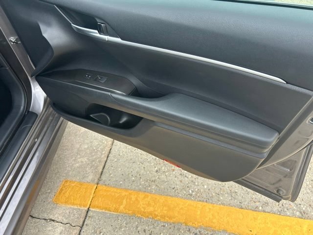 Used 2024 Toyota Camry SE FWD image 9