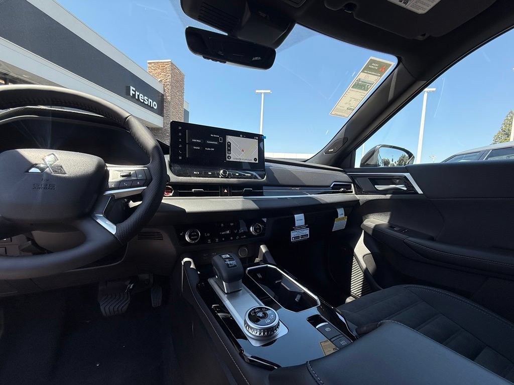 New 2026 Mitsubishi Outlander AWD image 24
